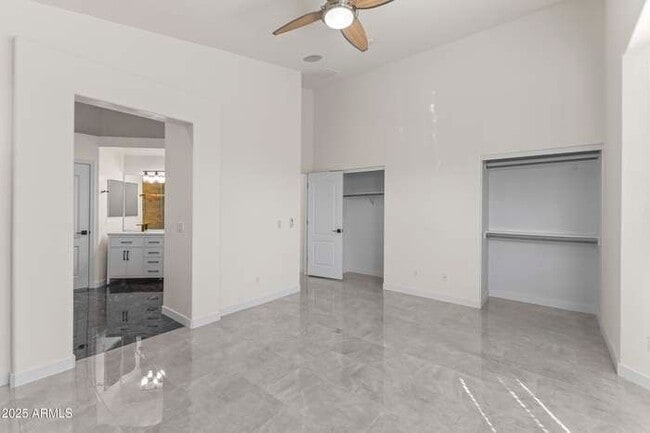 Building Photo - 3940 E Minton St