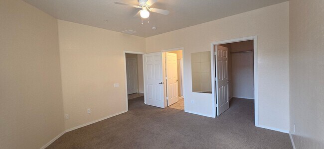 Building Photo - Sky Pointe Dr