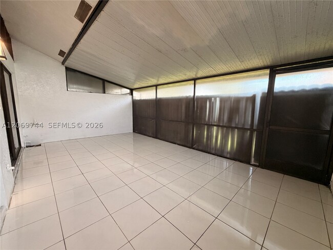 Building Photo - 4004 SW 68th Ln