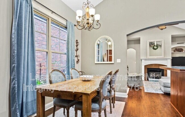 Building Photo - 303 Chimney Rock Blvd