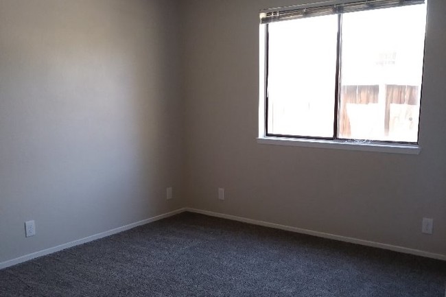 Bedroom 2, new carpet - 437 S Sunset St