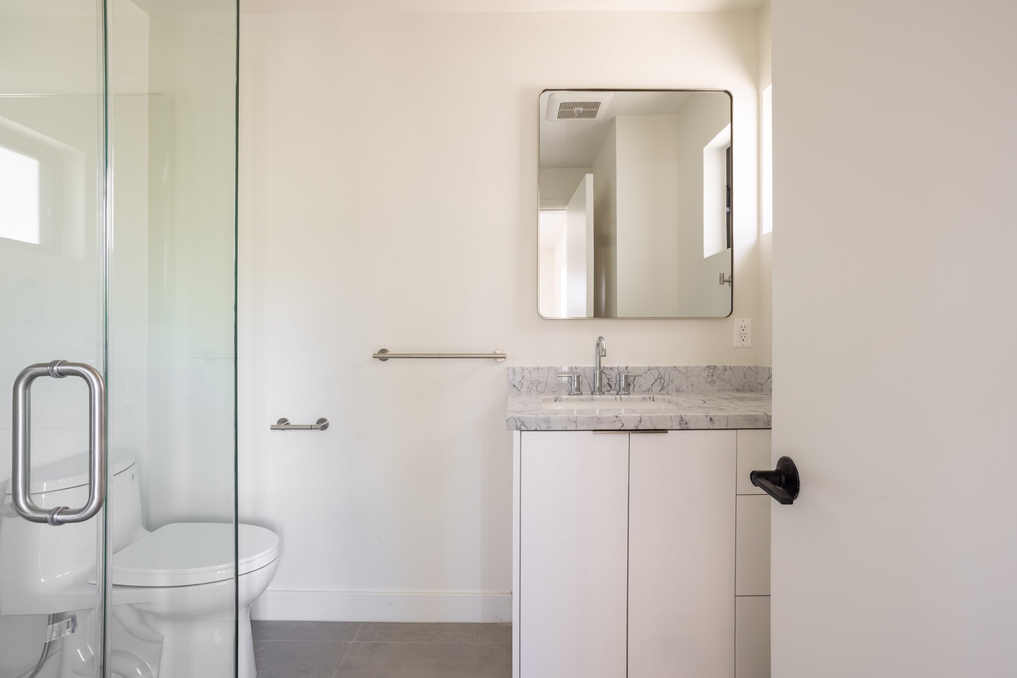 Building Photo - 456 N Poinsettia Pl