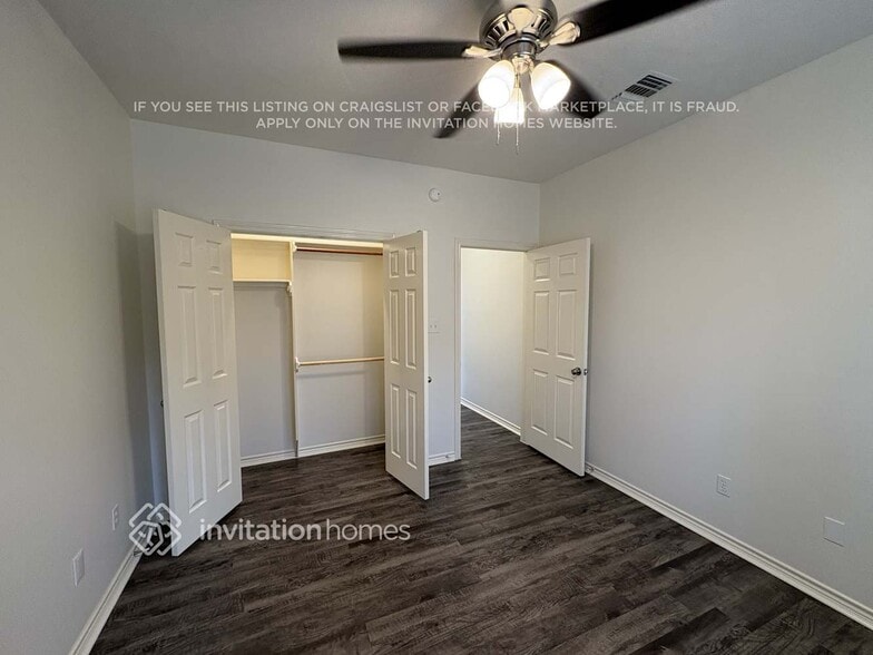 Building Photo - 3227 Hemingway Dr