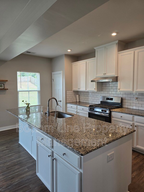 Building Photo - 2030 Sewall Ave SW