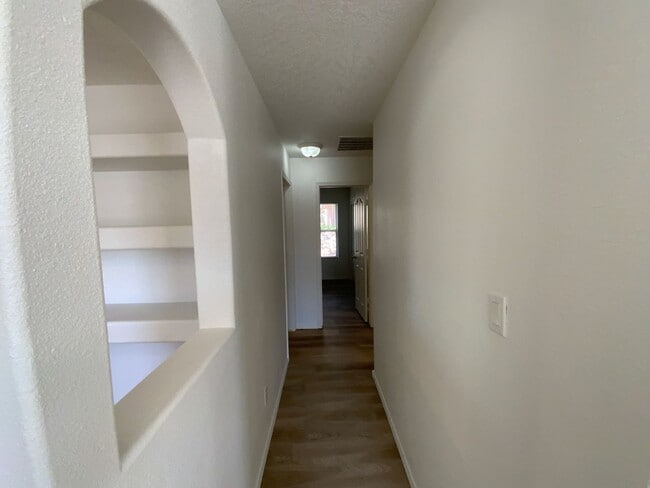 Building Photo - 3 Bedroom Single Story Home Available Near...