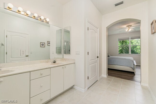 Building Photo - 9021 Las Maderas Dr