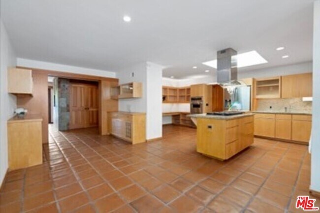 Building Photo - 5942 Paseo Cyn Dr