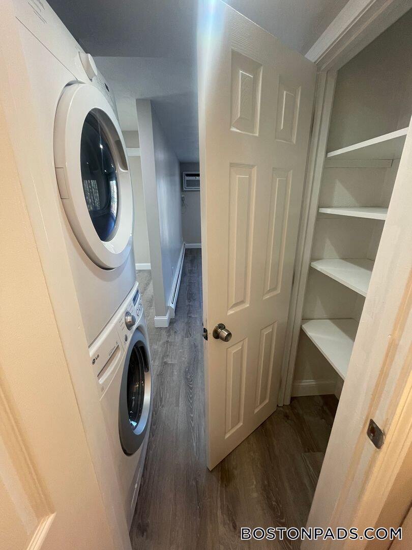 Building Photo - 27 Kenmar Dr