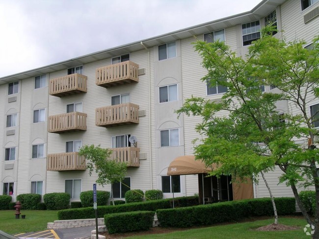 Building Photo - Beechwood at the Preserve