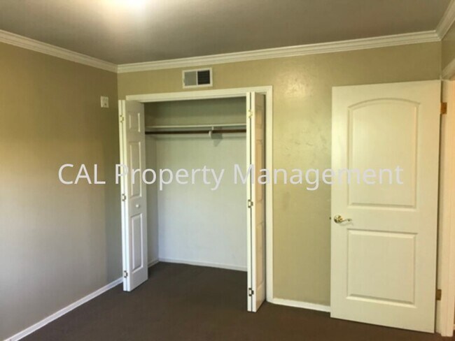 Building Photo - South Salinas 3 Bedroom, 2 Bath Home