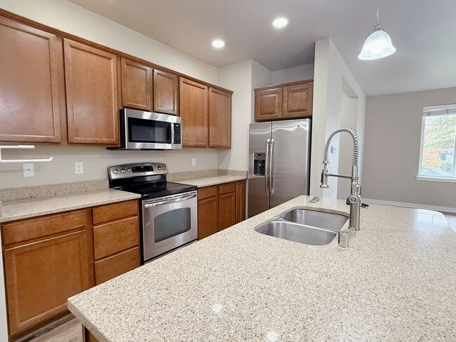 Building Photo - Charming 3bed/2.5 bath House!