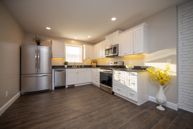 Building Photo - 6508 Sharpsburg Pike