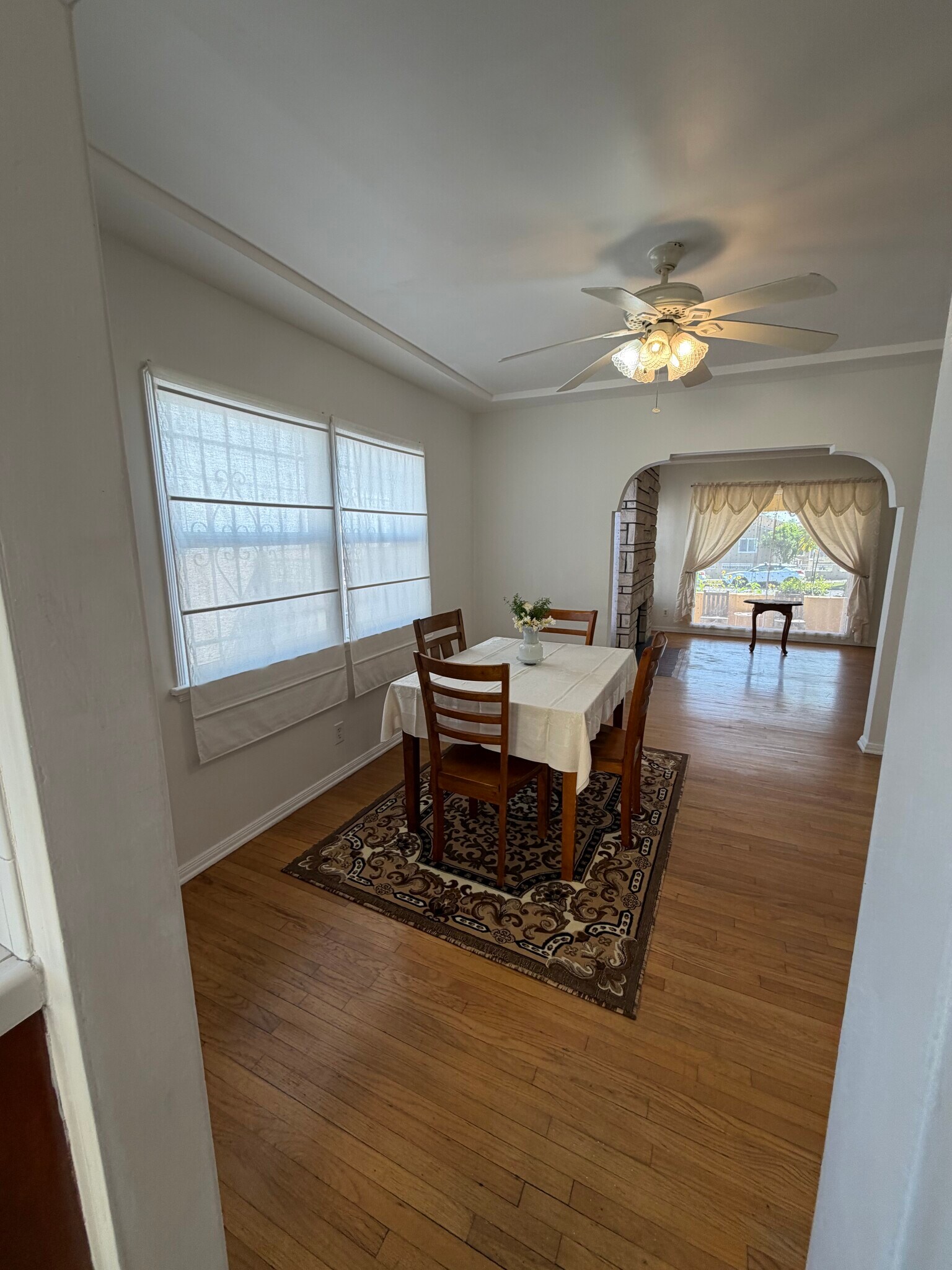 Building Photo - 11021 S Hoover St