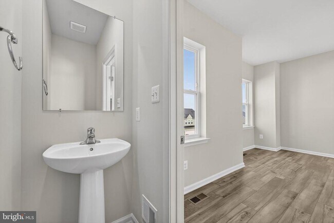 Building Photo - 1240 Red Clover Ln