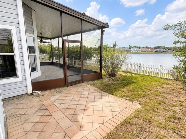Building Photo - 11848 Branch Mooring Dr
