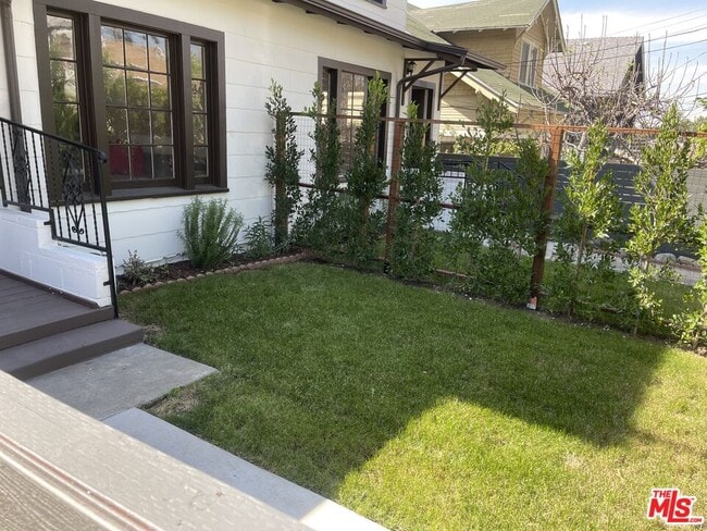 Building Photo - 1448 Calumet Ave