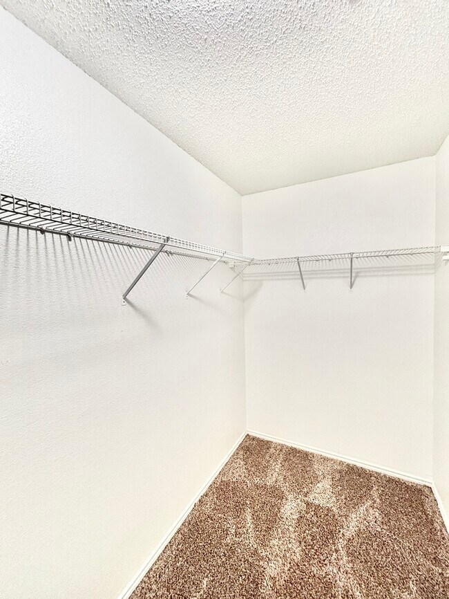 Building Photo - 319 Tioga Dr