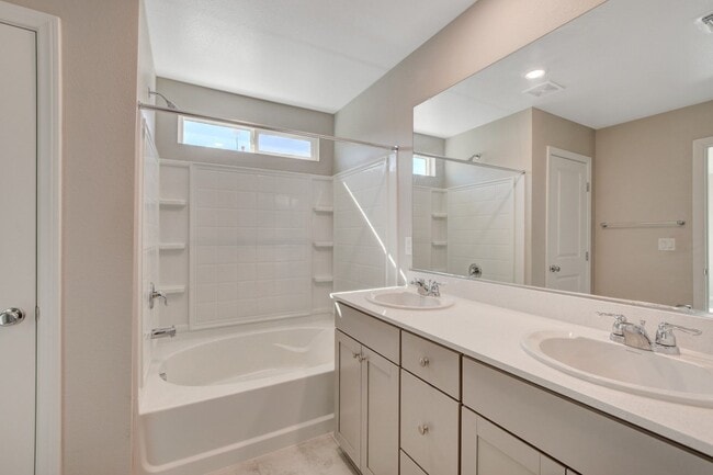 Building Photo - Gorgeous 4 Bedroom, 2 Story Home in SW/Mou...