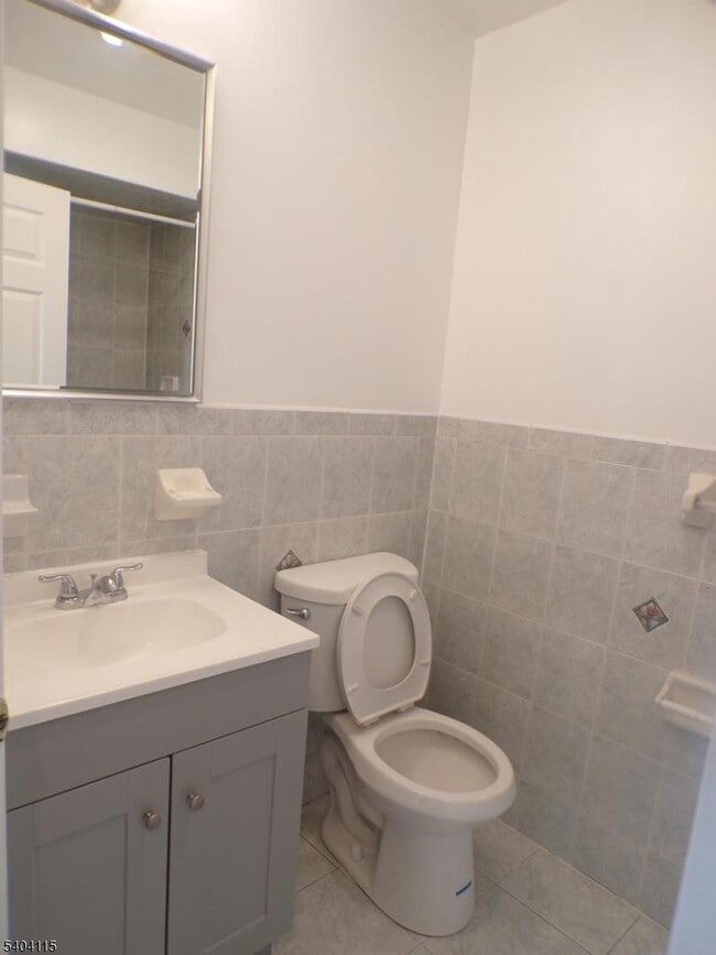 Building Photo - 439 S 11th St