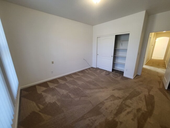 Building Photo - 1903 Teal Dr