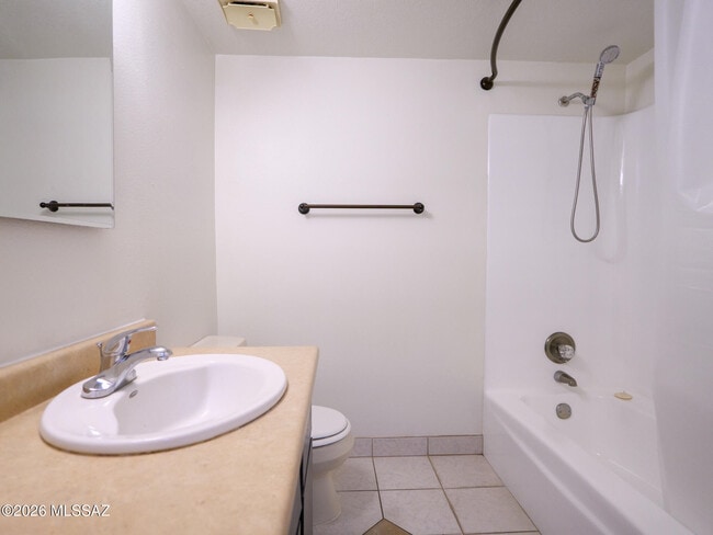 Building Photo - 6331 N Barcelona Ct