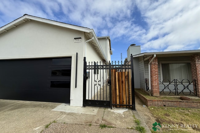 Building Photo - Brand New 2 Bed/2 Bath ADU with Balcony + A/C in South San Francisco