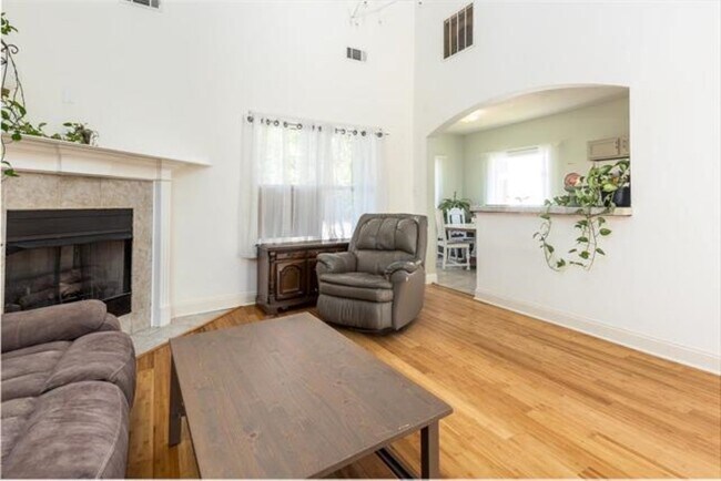 Building Photo - 4986 Wilburn Ave