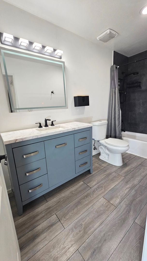 Building Photo - 1139 W Badillo St