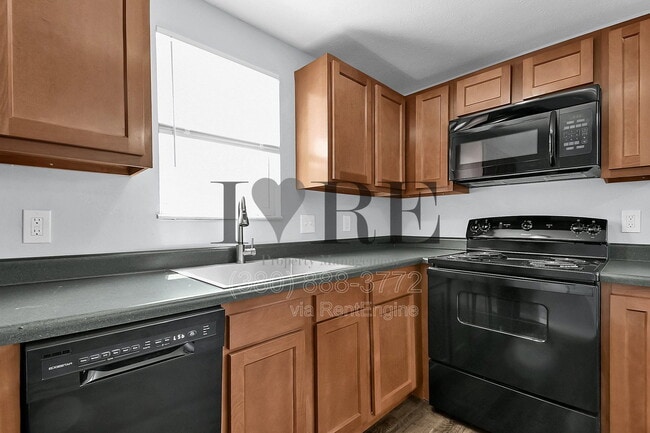 Building Photo - 1303 Barnett Rd