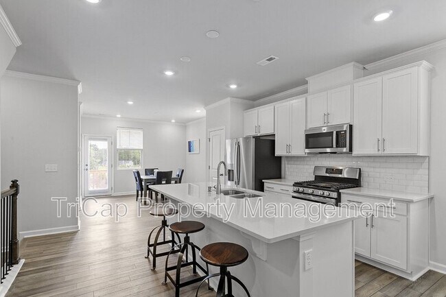 Building Photo - 1723 Chirping Trl
