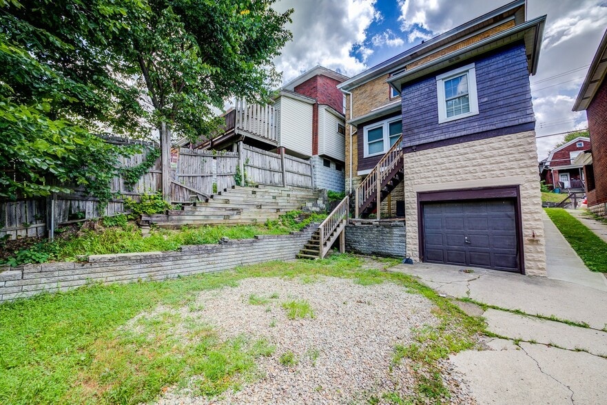 Building Photo - 1121 Bellaire Ave