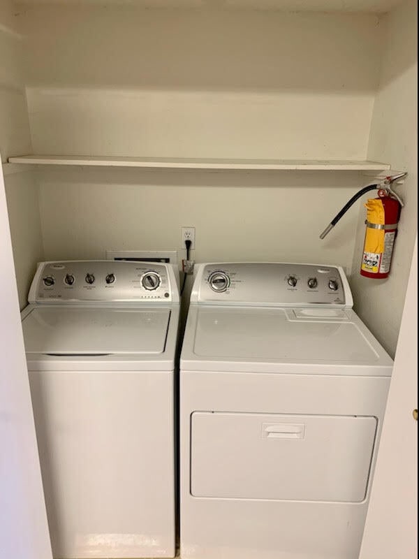 Building Photo - 205 5th St