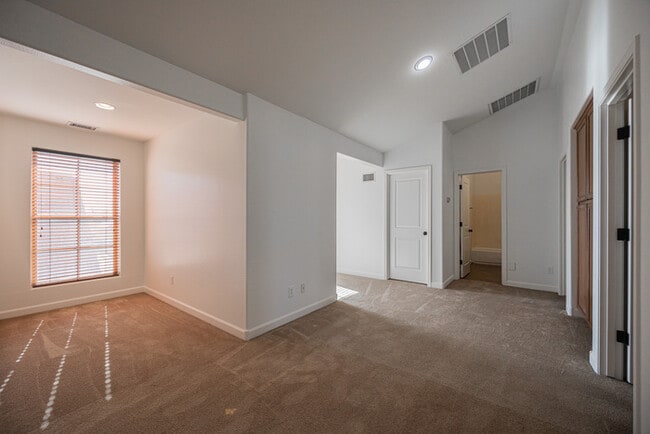 Building Photo - 12746 W Colter St