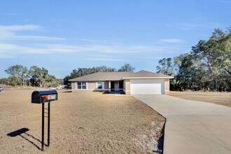 Building Photo - Large 4 Bedroom Rental!