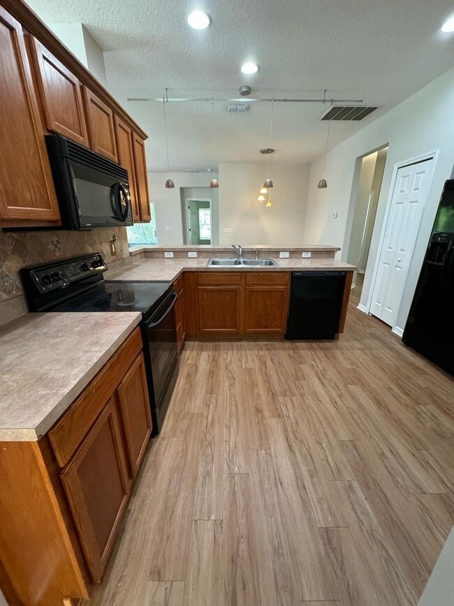 Building Photo - Avalon Lakes: 3 Bedroom, 2 Bathroom, 2 Car Garage home