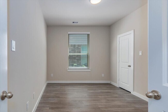 Building Photo - 5063 Hazel Orch Dr