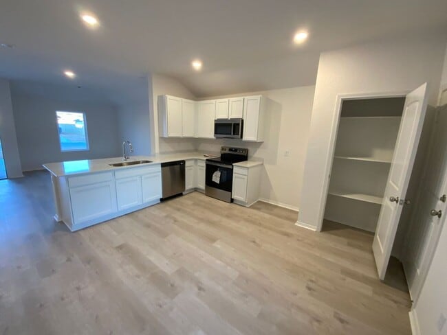 Building Photo - 40 Sourdough Crk Ln