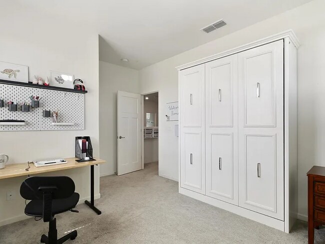Building Photo - 3652 Edington Dr