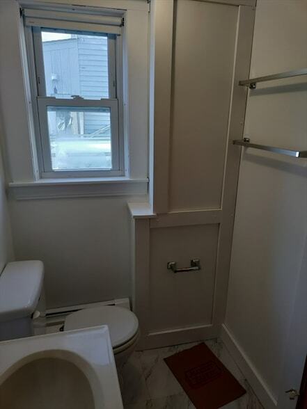 Building Photo - 143 Chestnut St