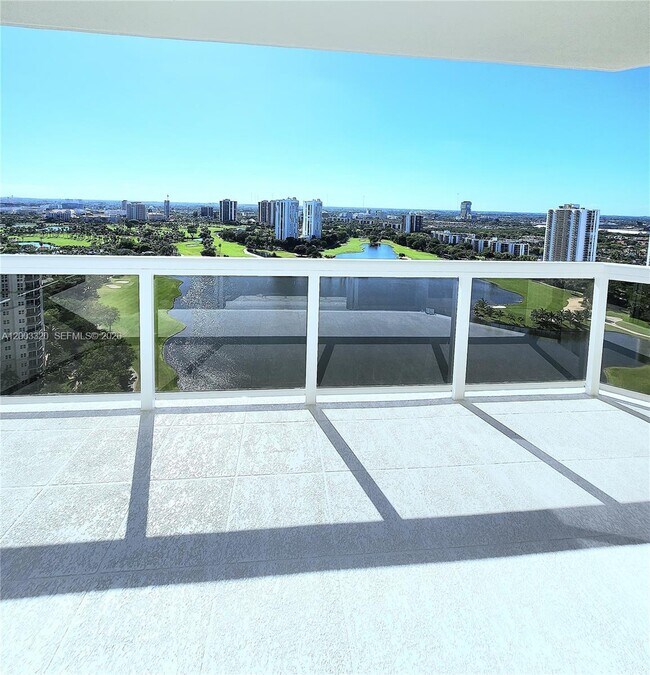 Building Photo - 20185 E Country Club Dr