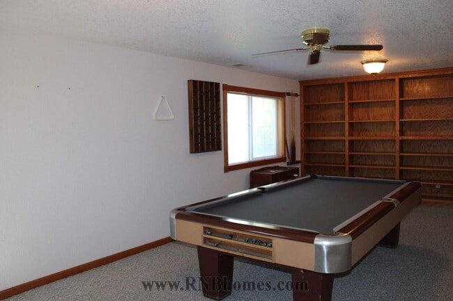 Building Photo - 677 Hoppe Ln