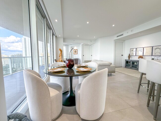 Building Photo - 2700 N Ocean Dr