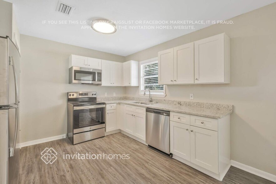 Building Photo - 5028 McManus Dr