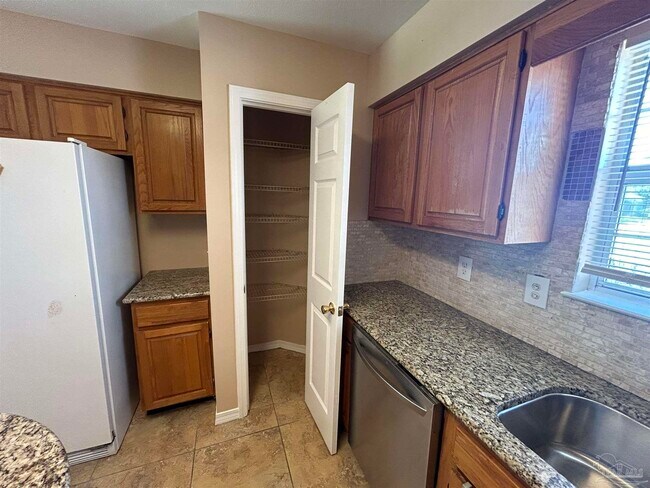 Building Photo - 1454 Little Creek Dr