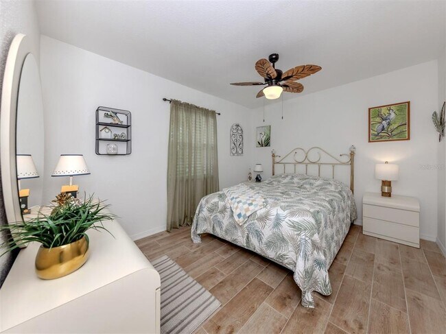 Building Photo - 26333 Nadir Rd