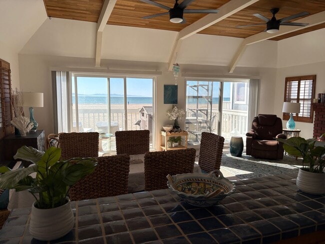 Primary Photo - 4027-4029 Ocean Dr