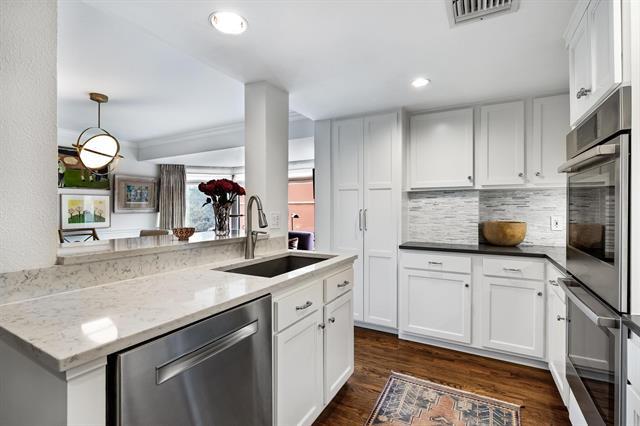 Building Photo - 4242 Lomo Alto Dr