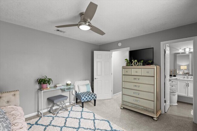 Building Photo - 9004 W 148th St