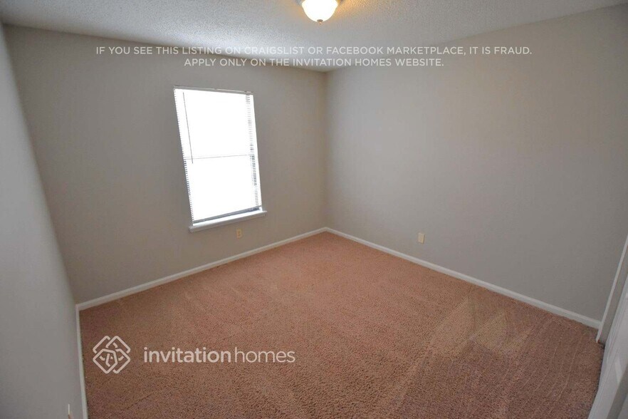 Building Photo - 10866 Hoof Print Dr