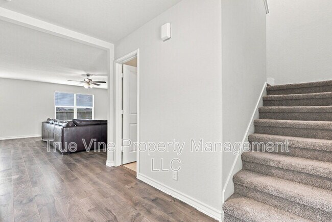Building Photo - 913 Rolling River
